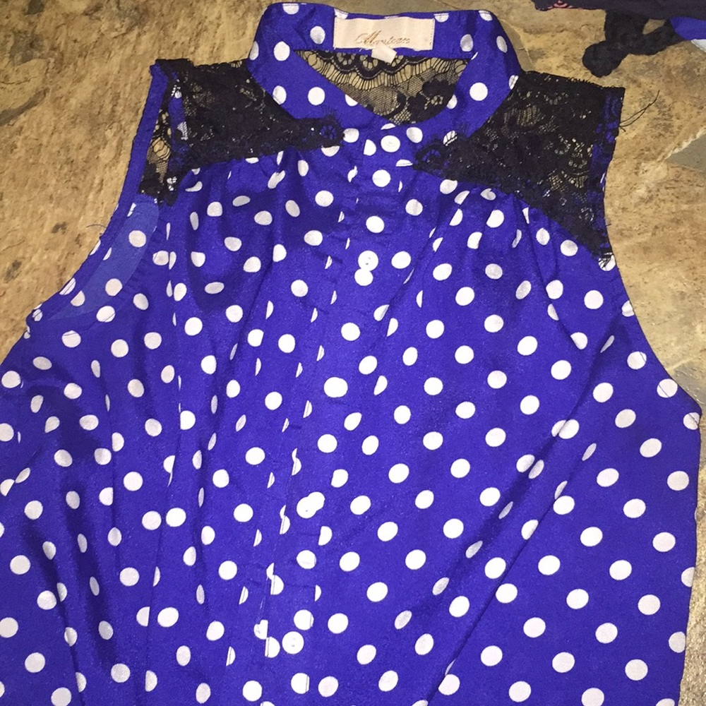 blue bottom up shirt